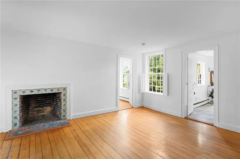 57 Farewell Street Newport RI 02840