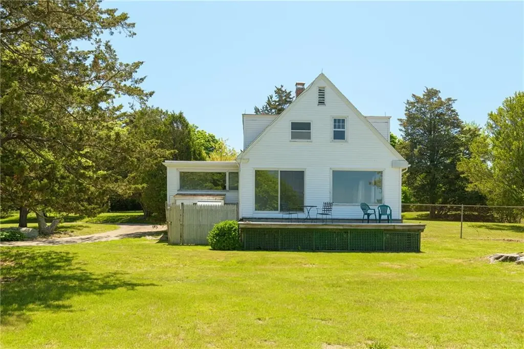 6 8 Chapel Place Westerly RI 02891