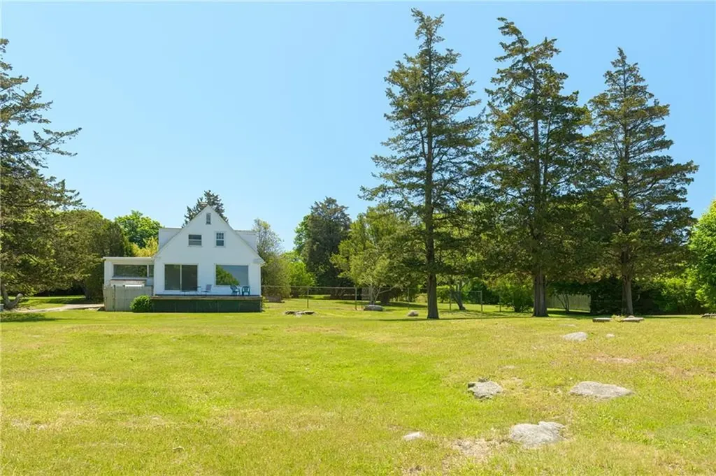 6 8 Chapel Place Westerly RI 02891