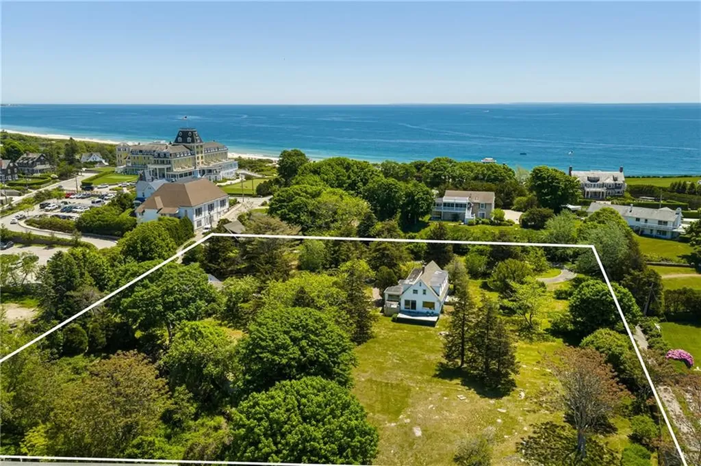 6 8 Chapel Place Westerly RI 02891