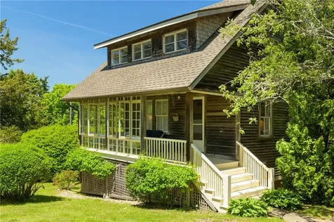 6 8 Chapel Place Westerly RI 02891
