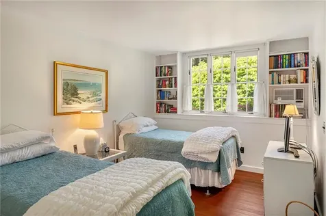 6 8 Chapel Place Westerly RI 02891