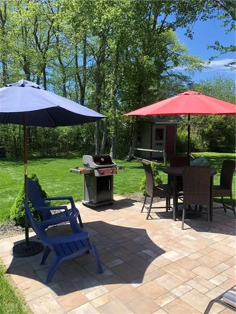15 Deangelis Drive Narragansett RI 02882