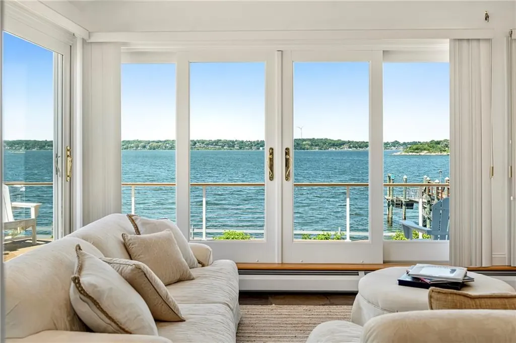 149 Nanaquaket Road Tiverton RI 02878