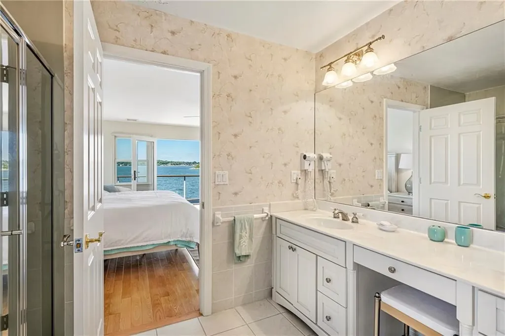 149 Nanaquaket Road Tiverton RI 02878