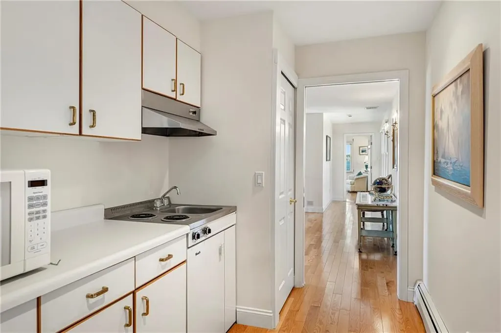 149 Nanaquaket Road Tiverton RI 02878