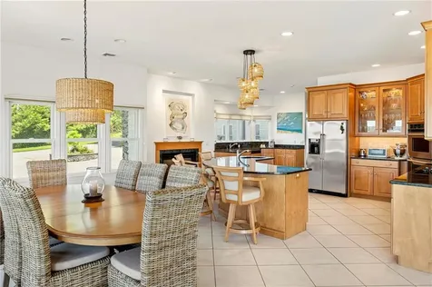 149 Nanaquaket Road Tiverton RI 02878