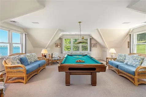 149 Nanaquaket Road Tiverton RI 02878