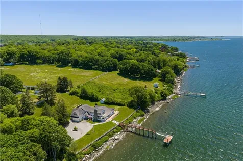149 Nanaquaket Road Tiverton RI 02878