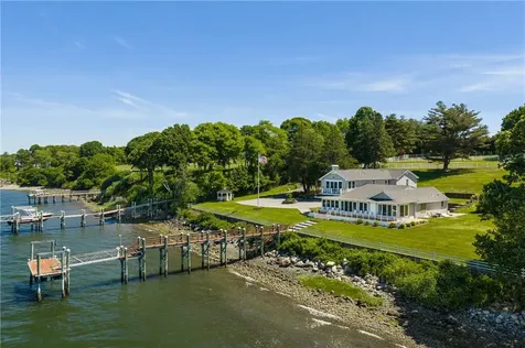 149 Nanaquaket Road Tiverton RI 02878