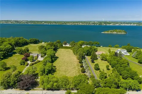 149 Nanaquaket Road Tiverton RI 02878