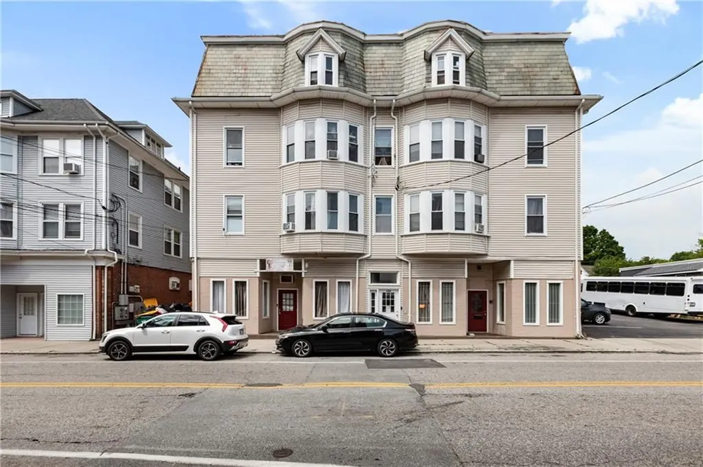 584 N North Main Street Woonsocket RI 02895