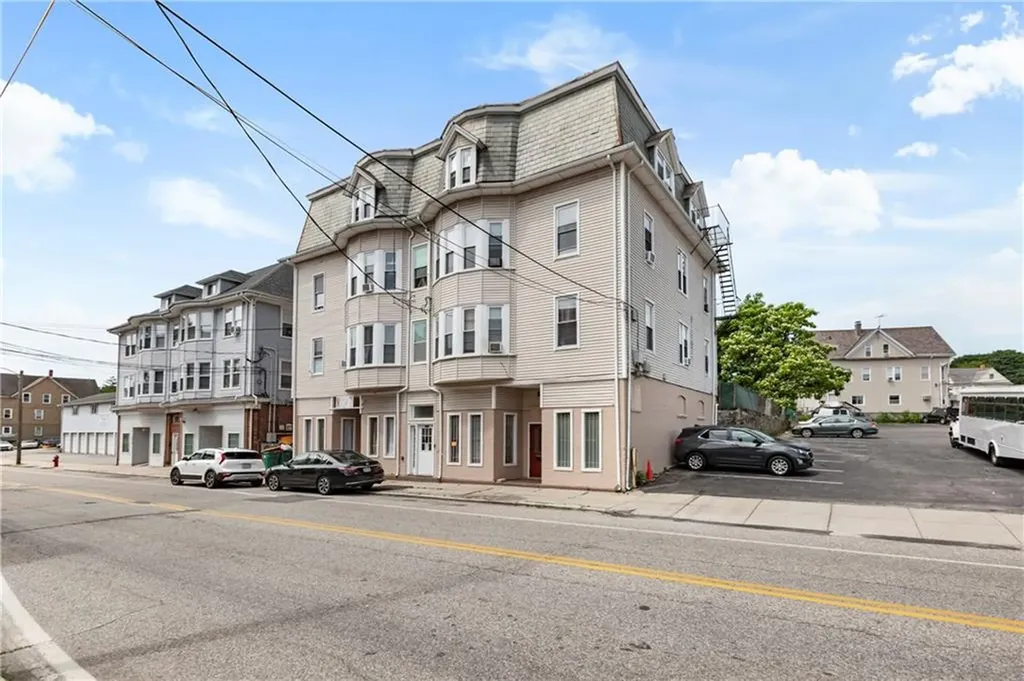 584 N North Main Street Woonsocket RI 02895