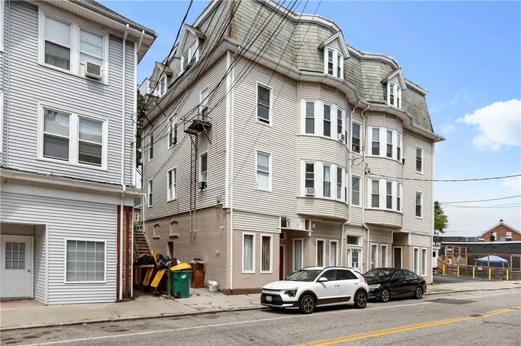 584 N North Main Street Woonsocket RI 02895