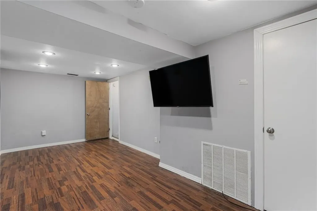 100 Penguin Avenue Warwick RI 02818