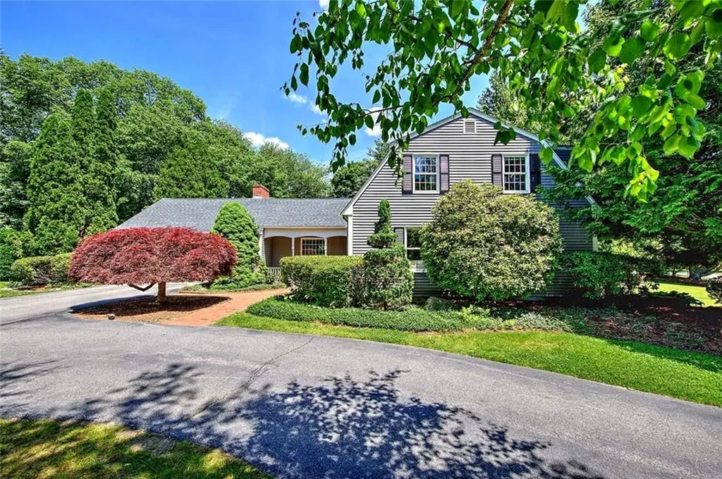 15 Sylvia Lane Lincoln RI 02865