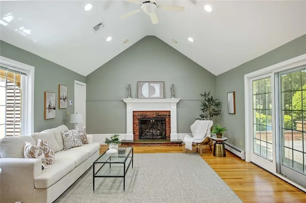 15 Sylvia Lane Lincoln RI 02865