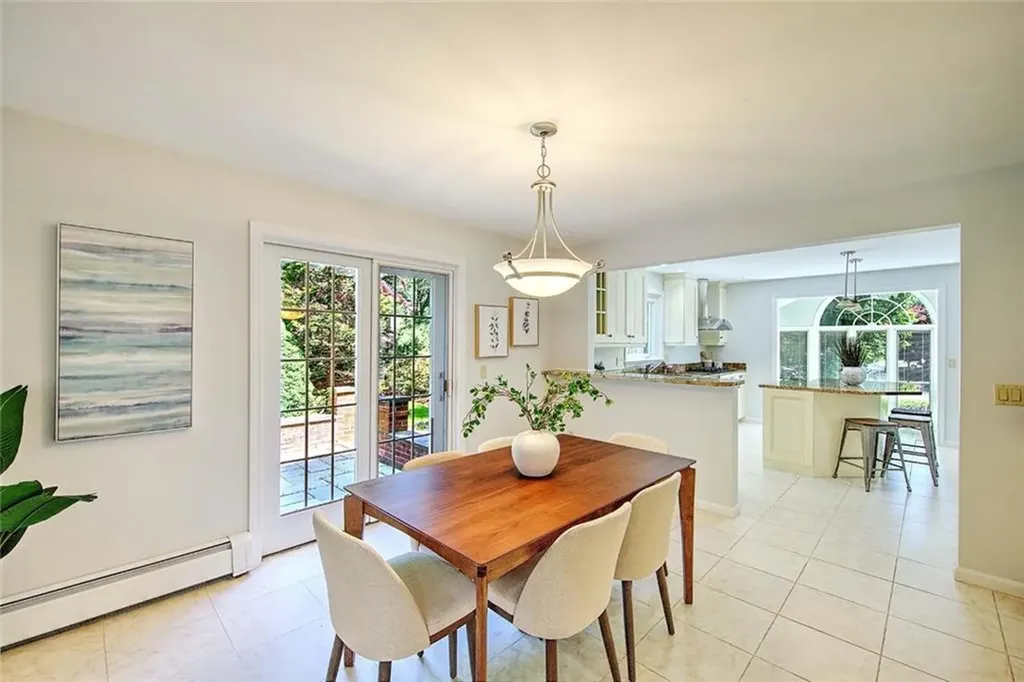 15 Sylvia Lane Lincoln RI 02865