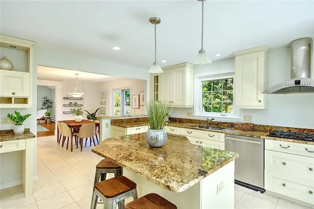 15 Sylvia Lane Lincoln RI 02865