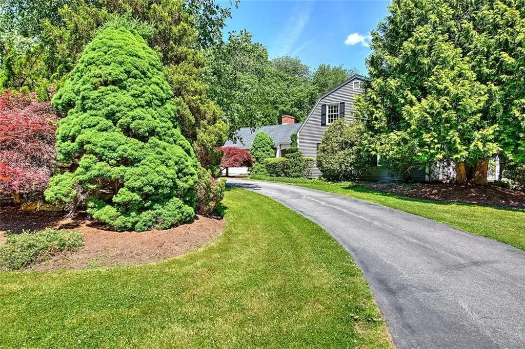 15 Sylvia Lane Lincoln RI 02865