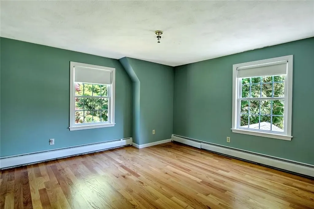 15 Sylvia Lane Lincoln RI 02865