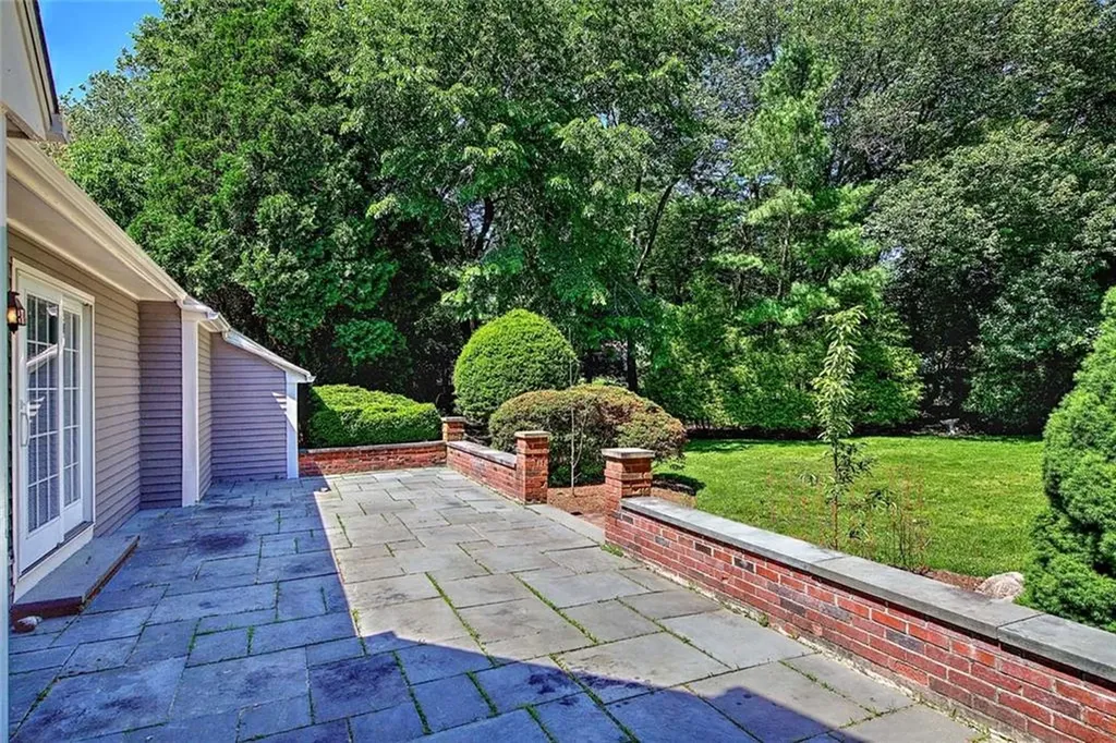 15 Sylvia Lane Lincoln RI 02865