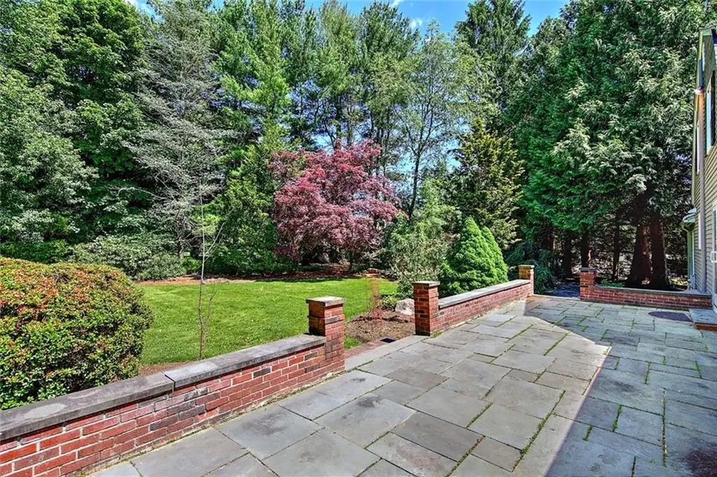15 Sylvia Lane Lincoln RI 02865