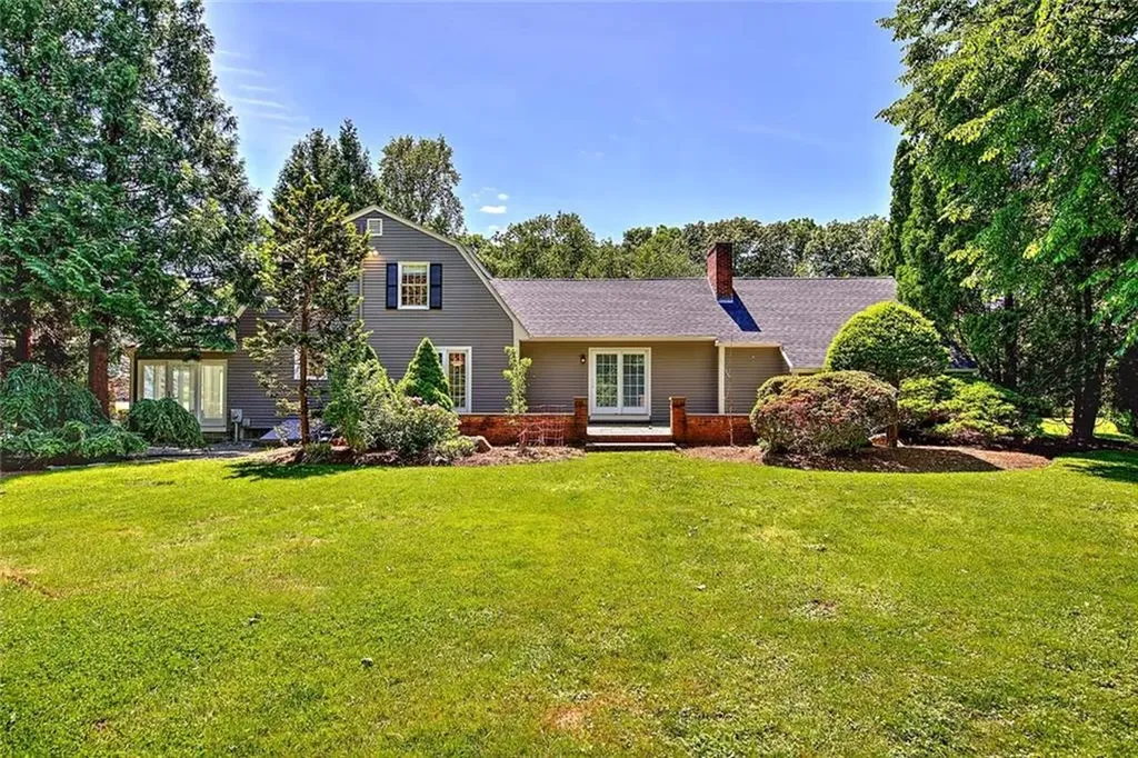 15 Sylvia Lane Lincoln RI 02865