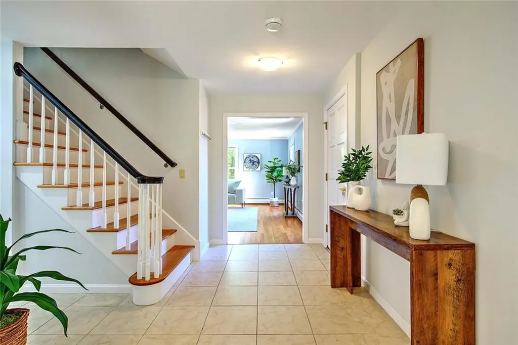 15 Sylvia Lane Lincoln RI 02865