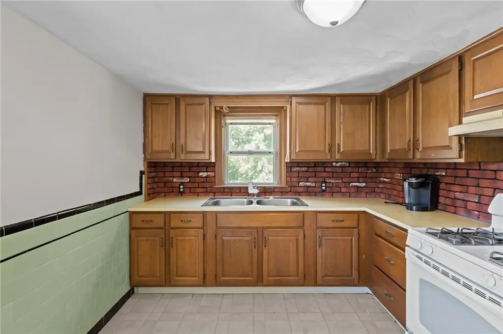 58 Perkins Avenue Cranston RI 02910