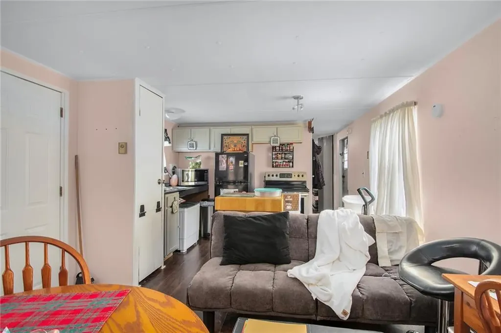 719 Forest Park Middletown RI 02842
