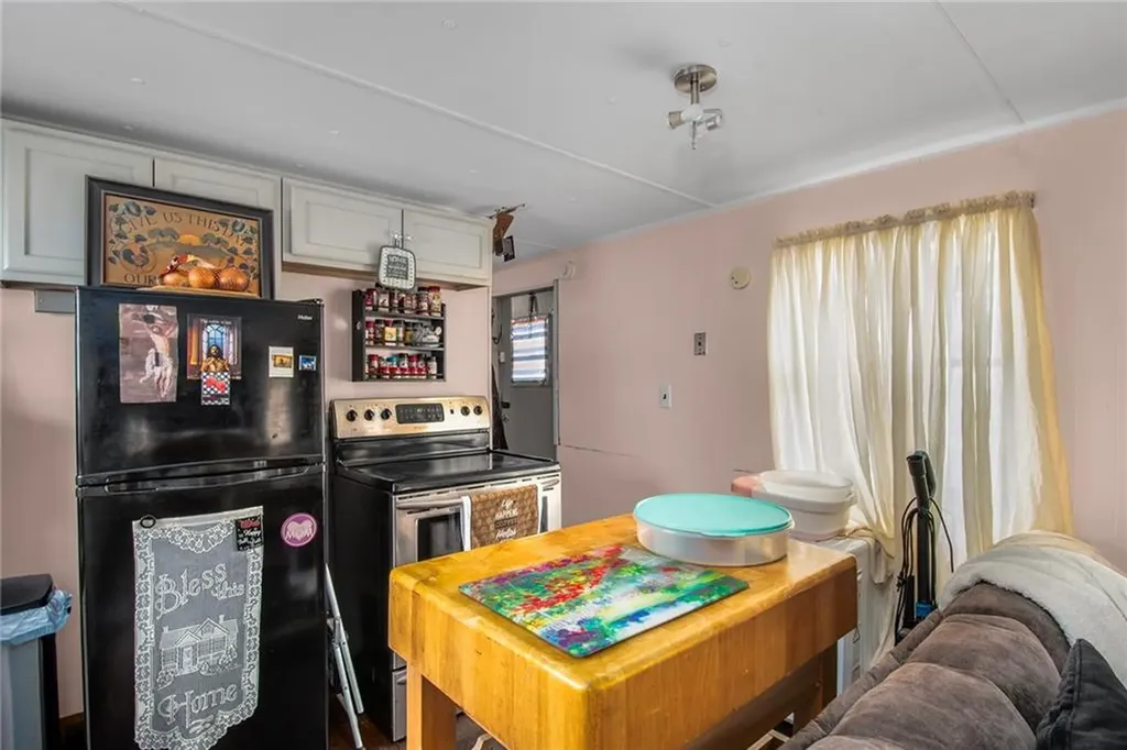 719 Forest Park Middletown RI 02842
