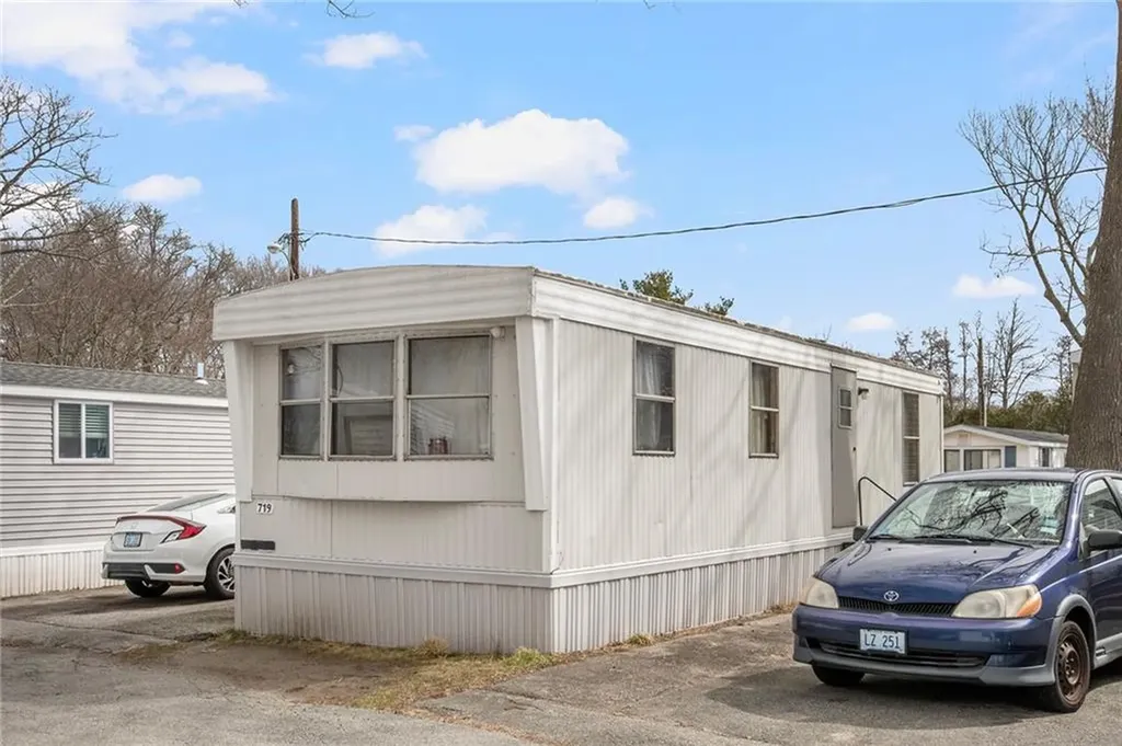 719 Forest Park Middletown RI 02842
