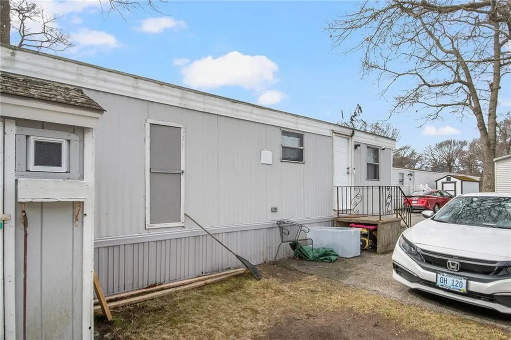 719 Forest Park Middletown RI 02842