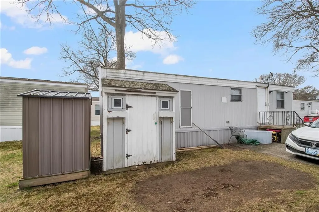 719 Forest Park Middletown RI 02842
