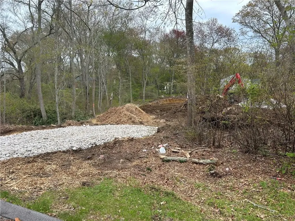 5 Robin Hollow Lane Westerly RI 02891