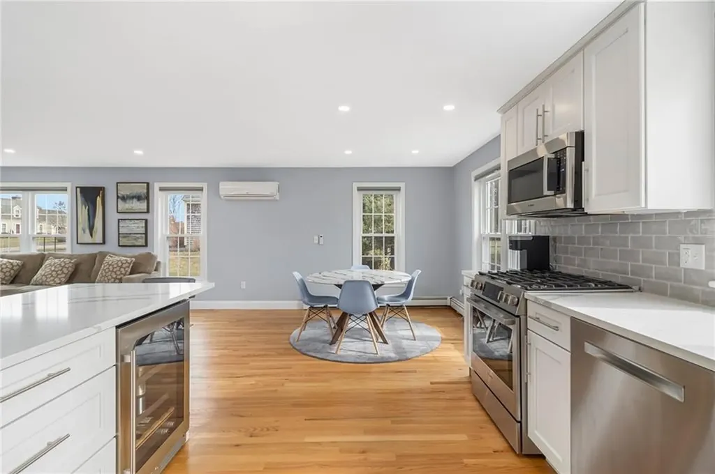 53 River Run Road Middletown RI 02842