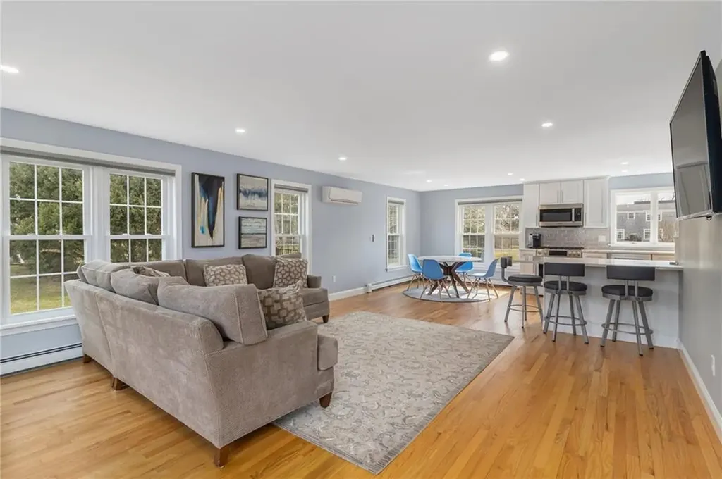 53 River Run Road Middletown RI 02842