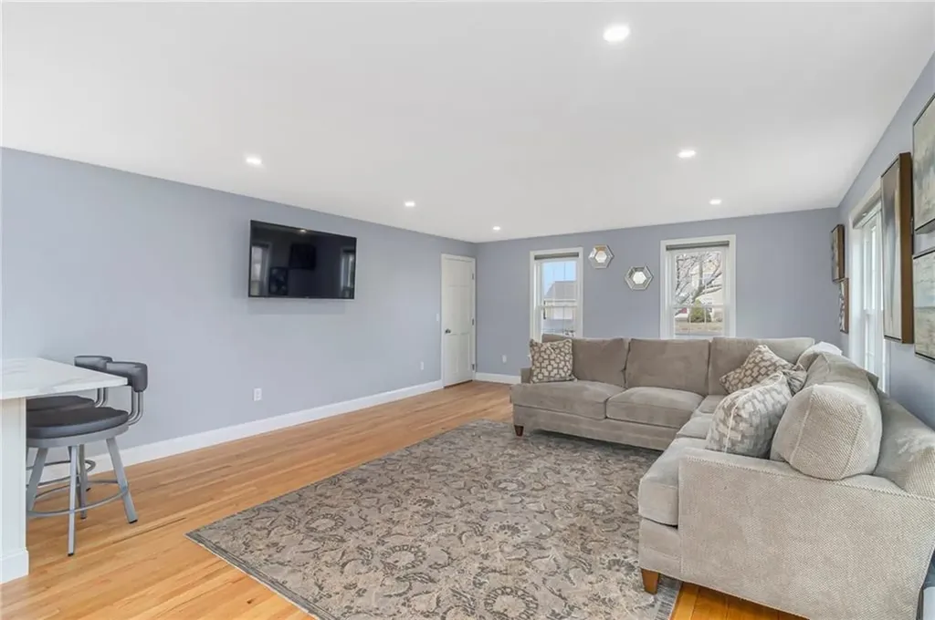 53 River Run Road Middletown RI 02842
