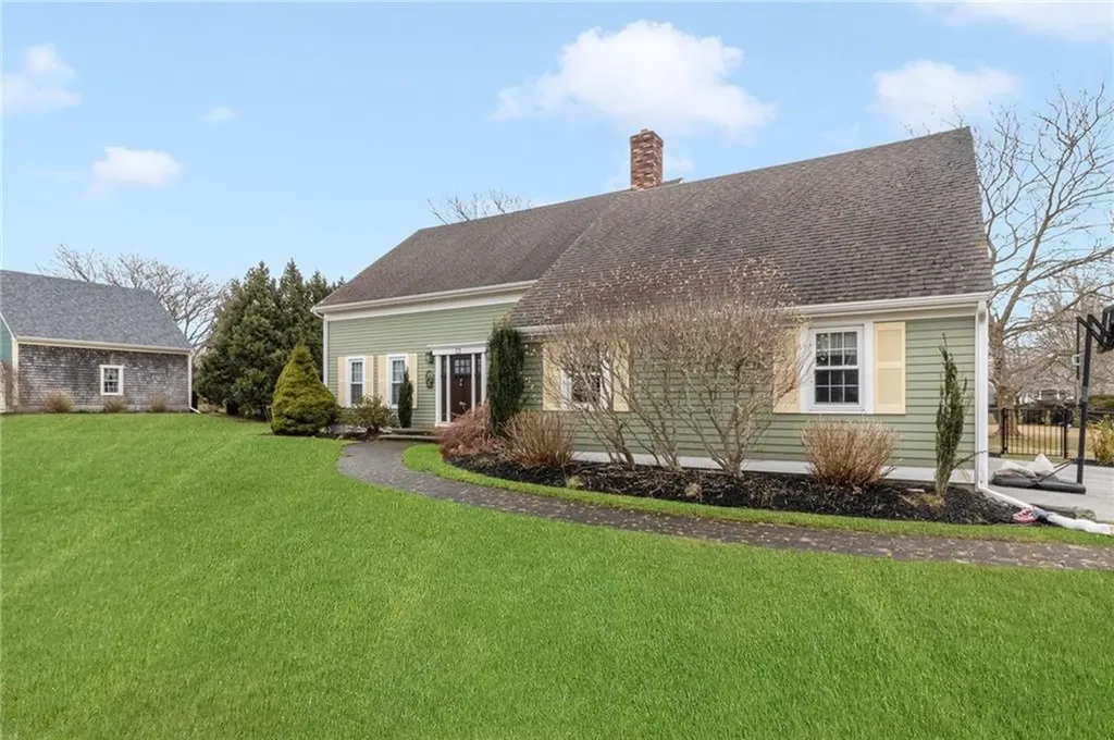 53 River Run Road Middletown RI 02842