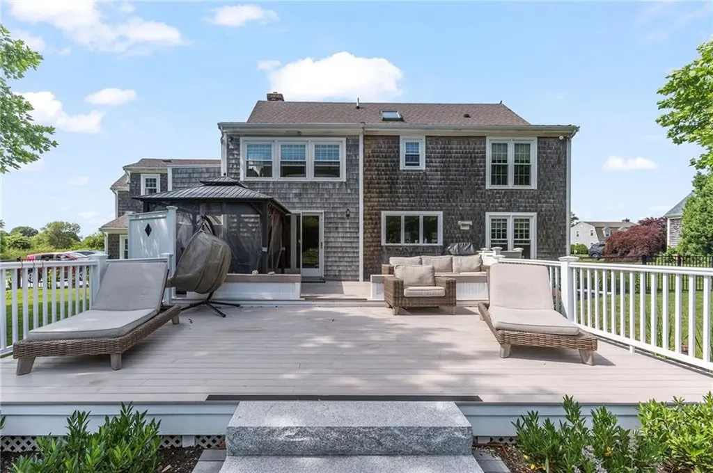 53 River Run Road Middletown RI 02842
