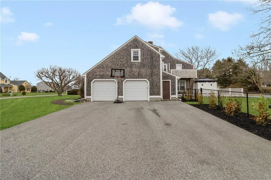 53 River Run Road Middletown RI 02842
