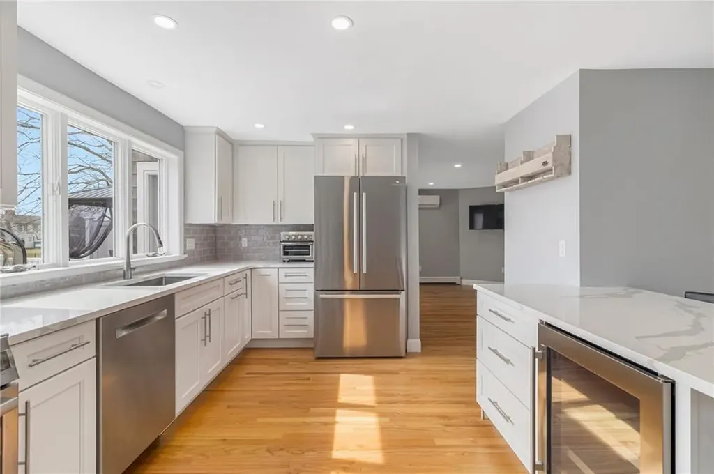 53 River Run Road Middletown RI 02842