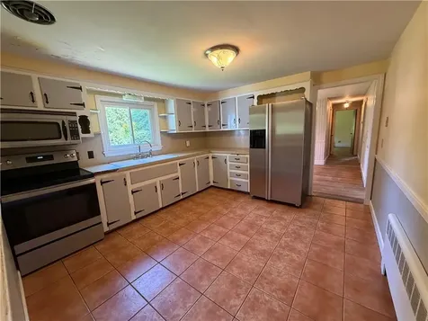 11 Terrace Drive Bristol RI 02809