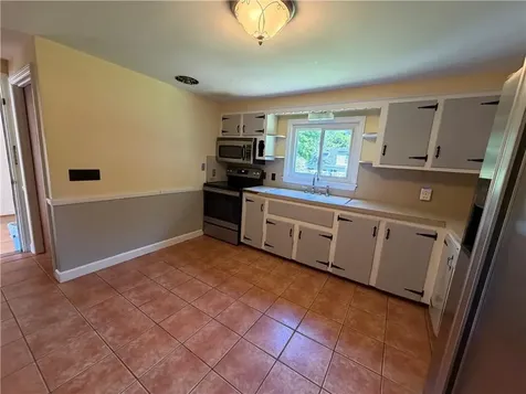 11 Terrace Drive Bristol RI 02809