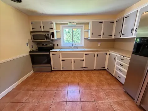 11 Terrace Drive Bristol RI 02809