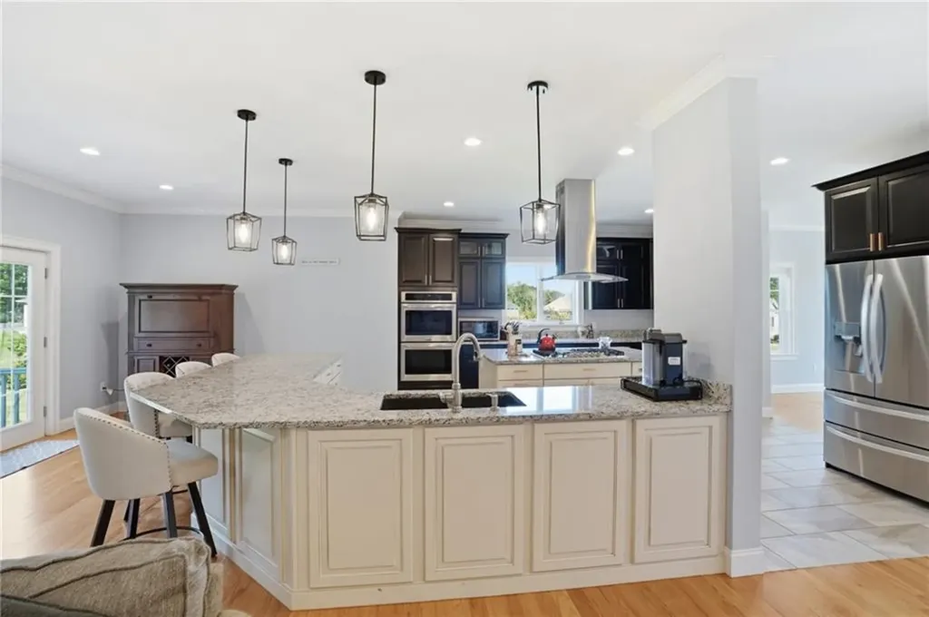 5 Kyles Court Swansea MA 02777