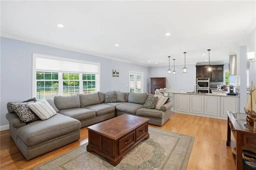 5 Kyles Court Swansea MA 02777