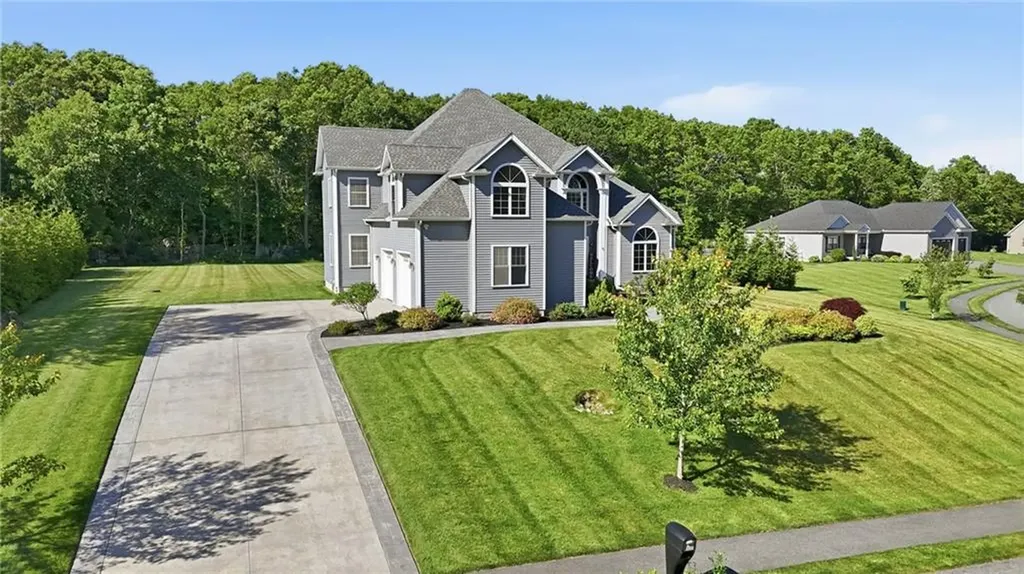 5 Kyles Court Swansea MA 02777