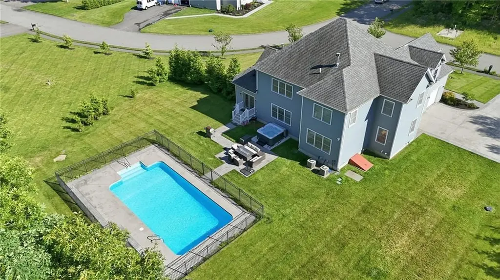 5 Kyles Court Swansea MA 02777